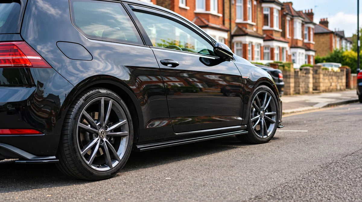 Golf MK7 body kit fitted to Volkswagen Golf, gloss black splitter and side skirts